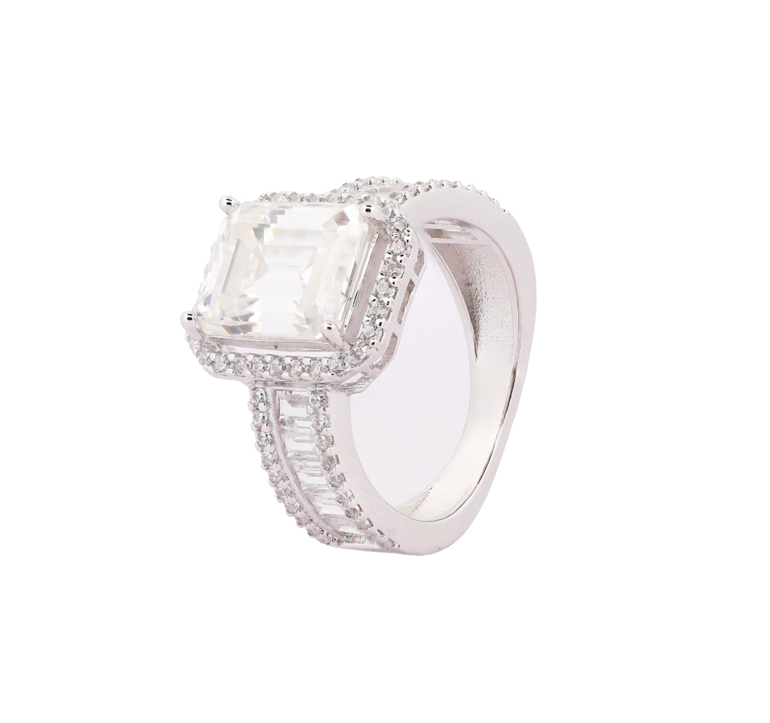 92.5 Sterling Silver Luxury Emerald-Cut Halo Finger Ring 6771