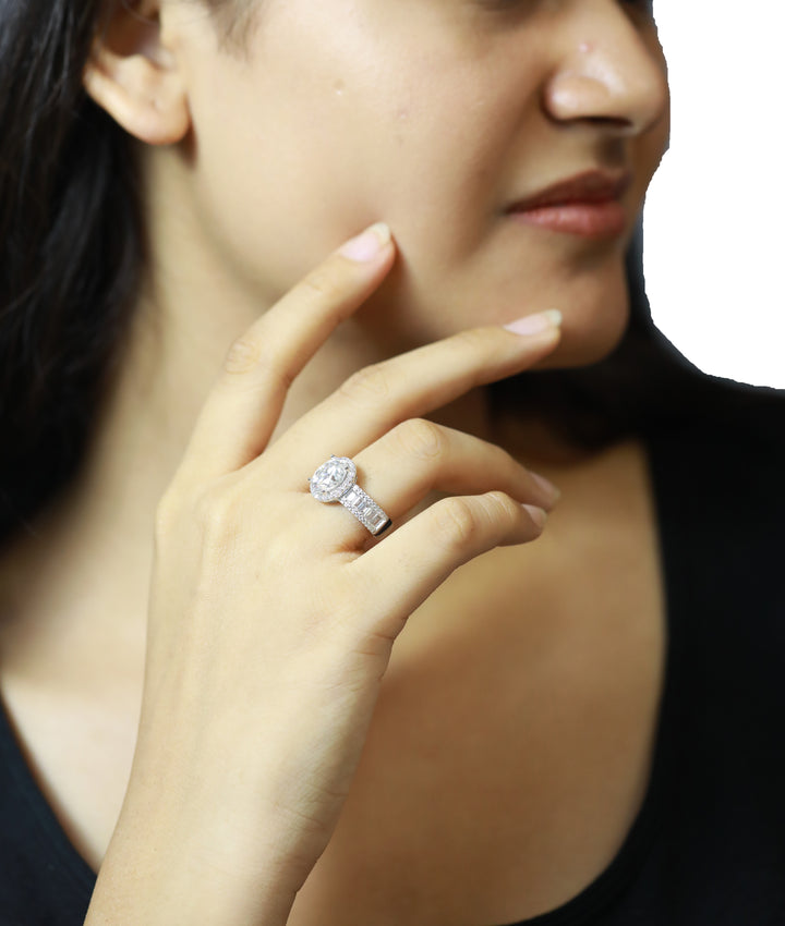 92.5 Sterling Silver Sparkling Round Halo Finger Ring 6770