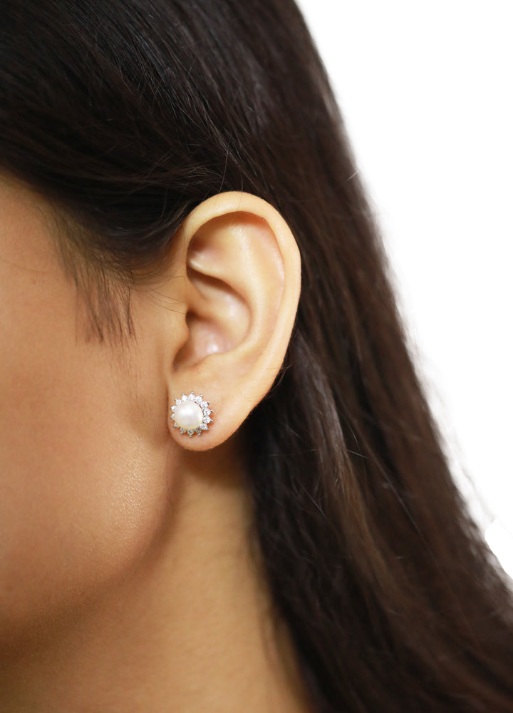 92.5 Sterling Silver Classic Pearl Stud Earrings 15614