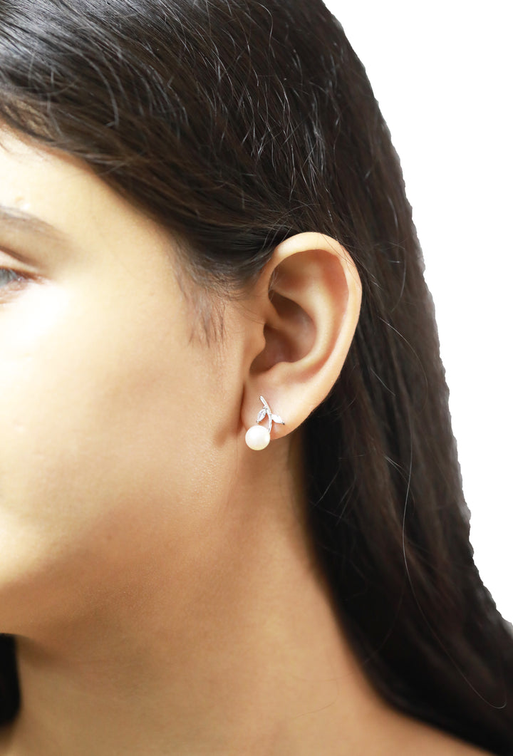 92.5 Sterling Silver Dainty Pearl and Leaf Motif Stud Earrings 15608