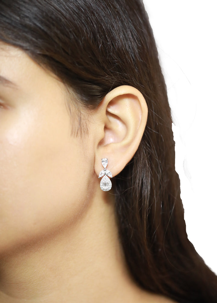 92.5 Sterling Silver Teardrop Dangle Earrings 15736
