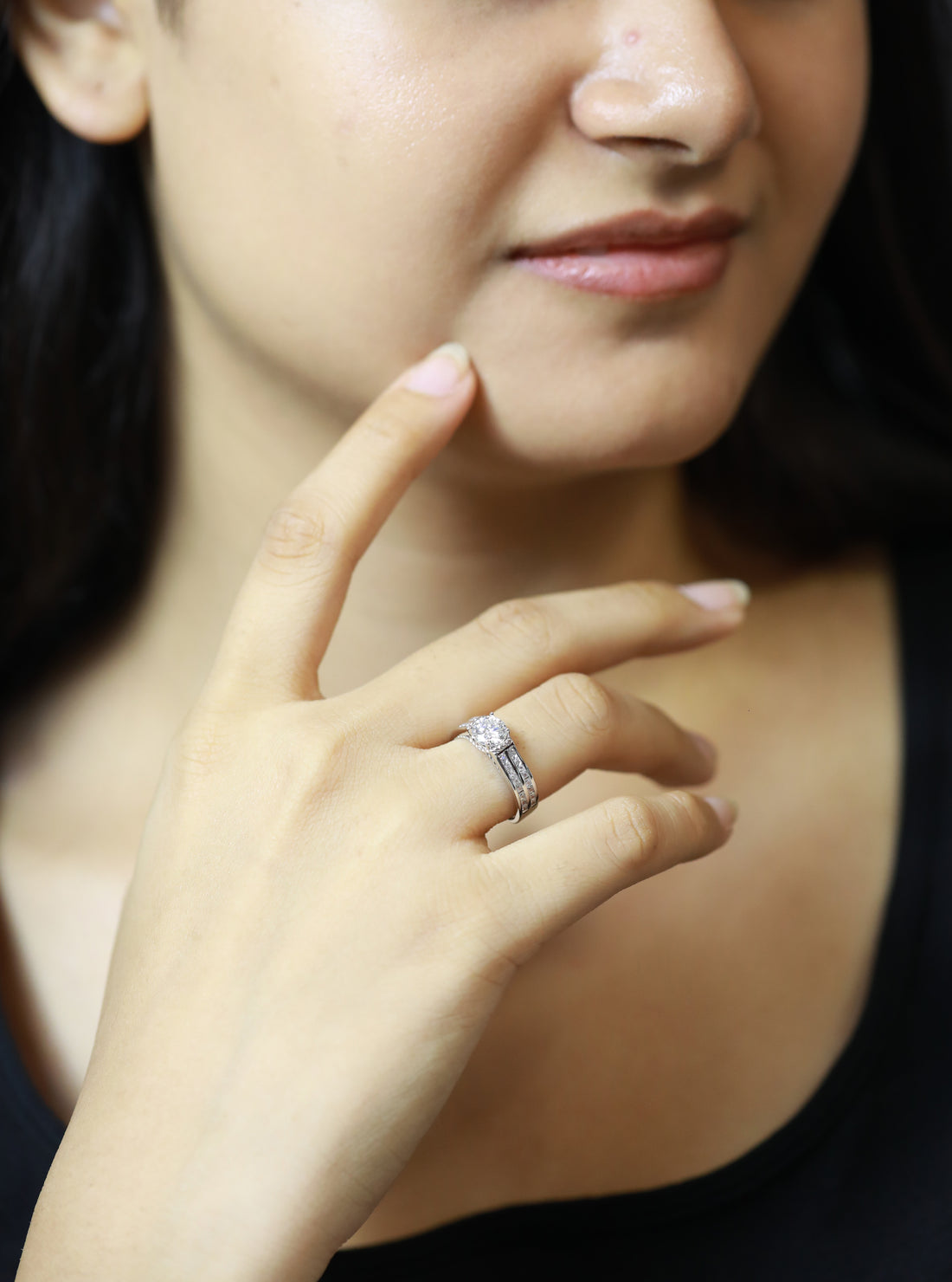 92.5 Sterling Silver Channel-Set Solitaire Finger Ring 6685