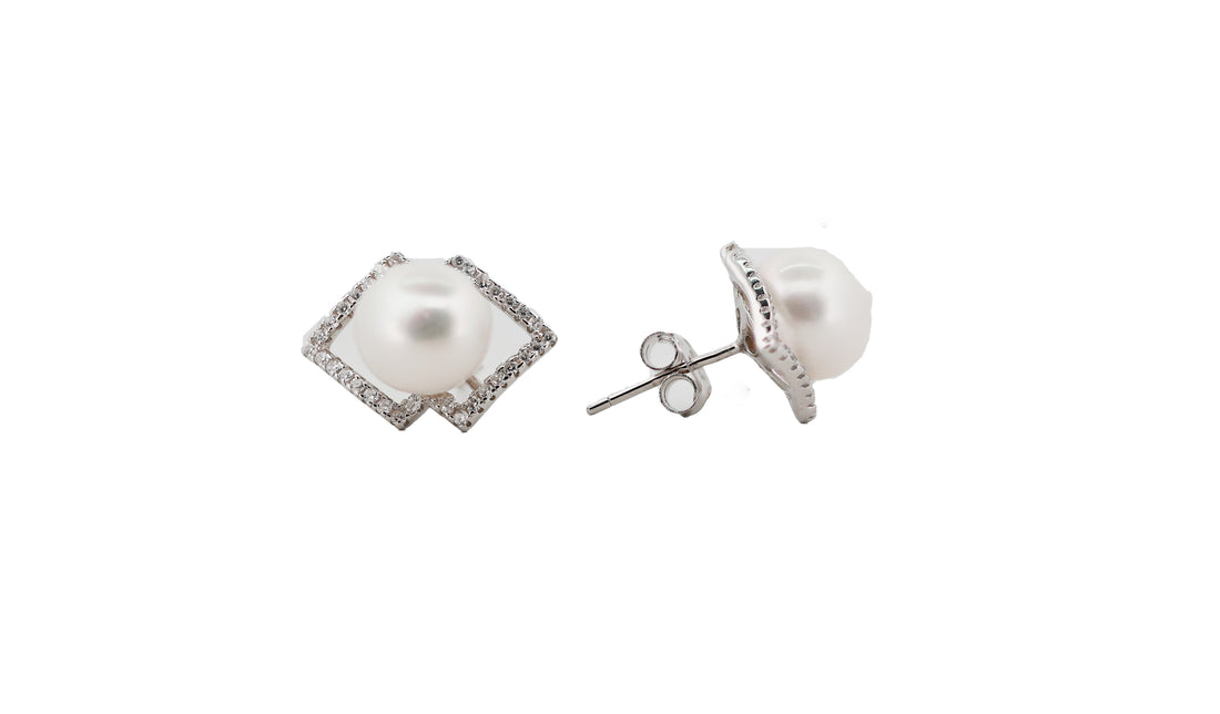 92.5 Sterling Silver Pearl Stud  Earrings 15564