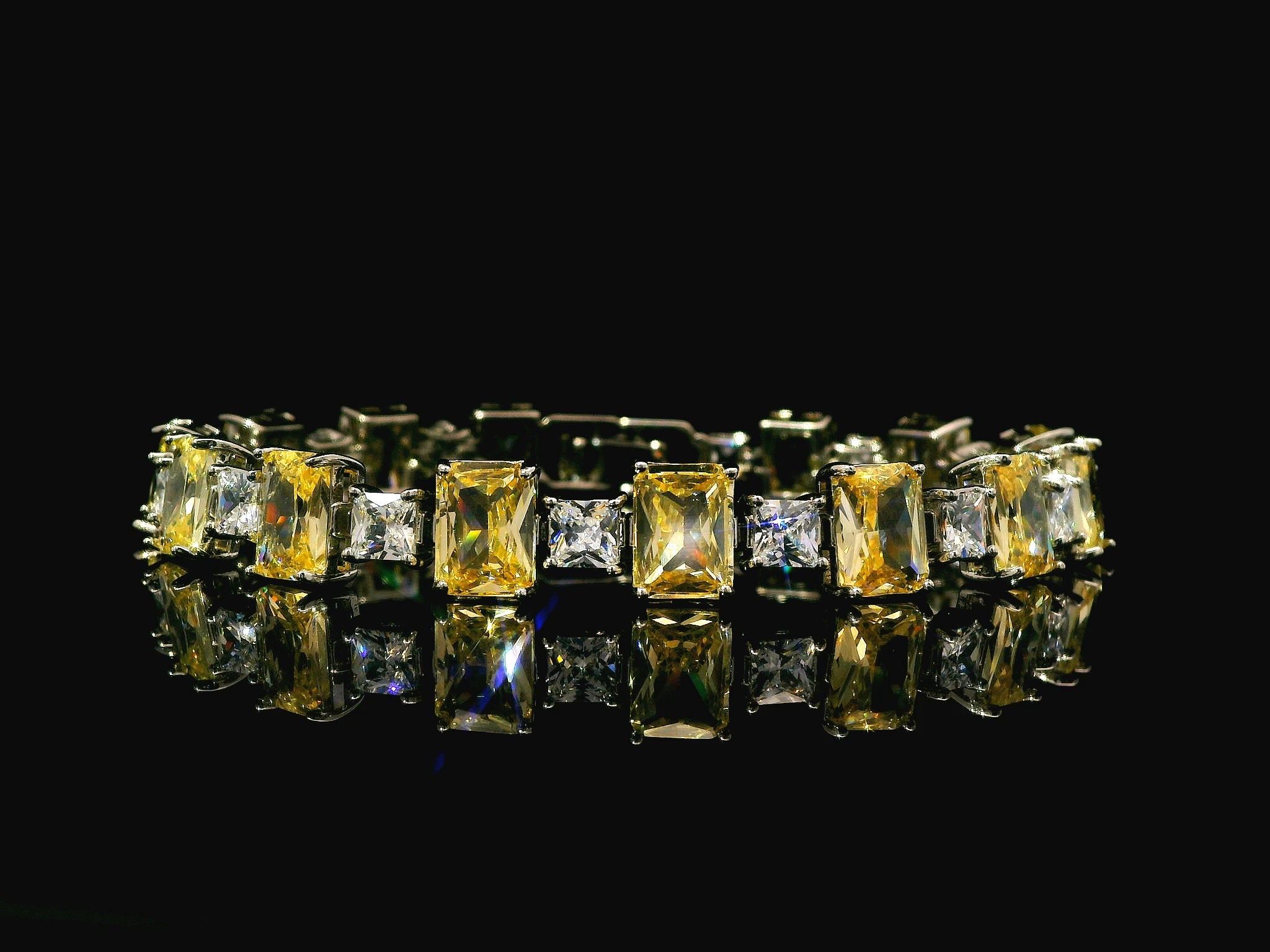 Zircon Braclet   17019