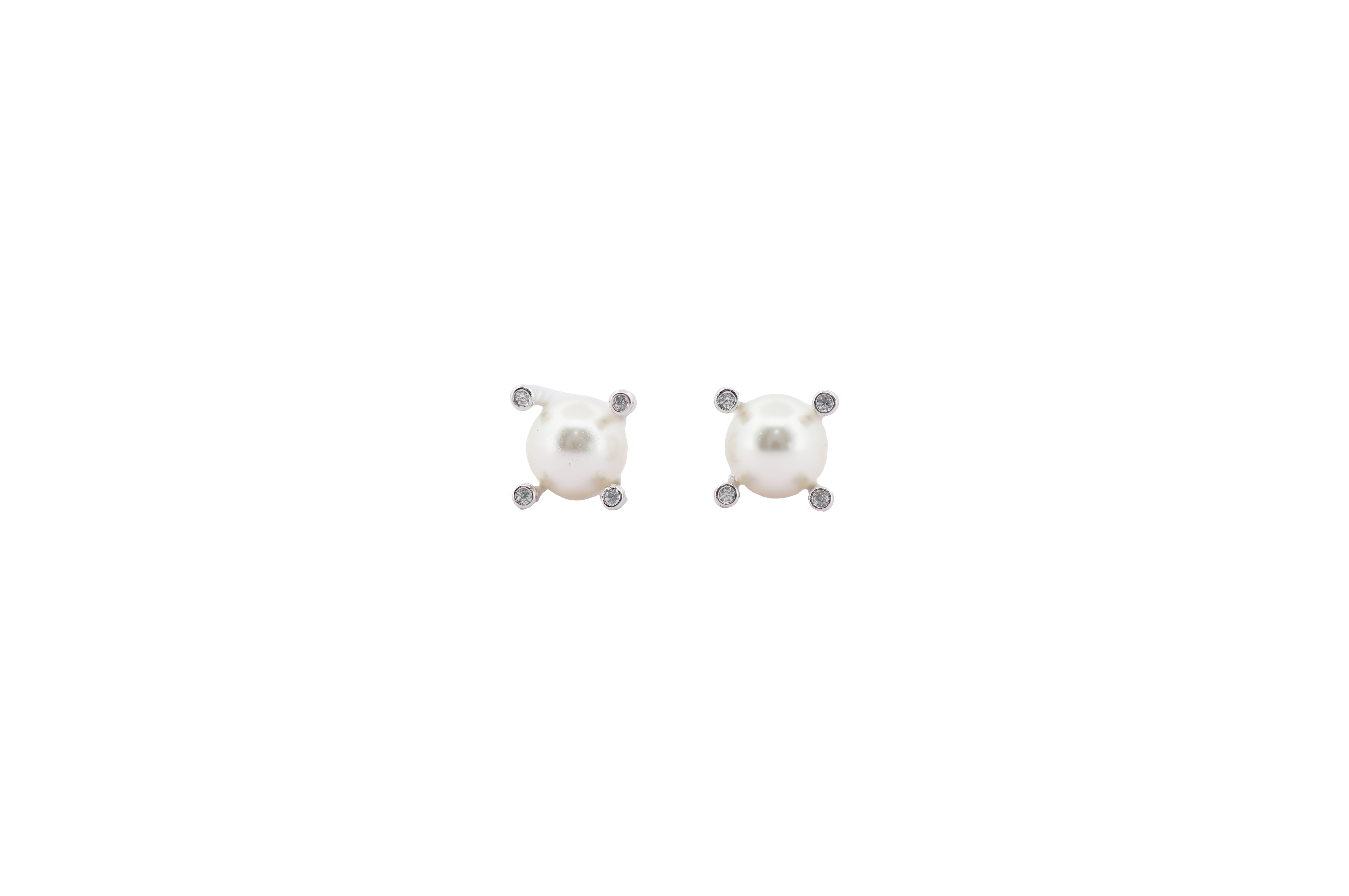 92.5 Sterling Silver  Diamond-Tipped Pearl Studs Earrings 17955