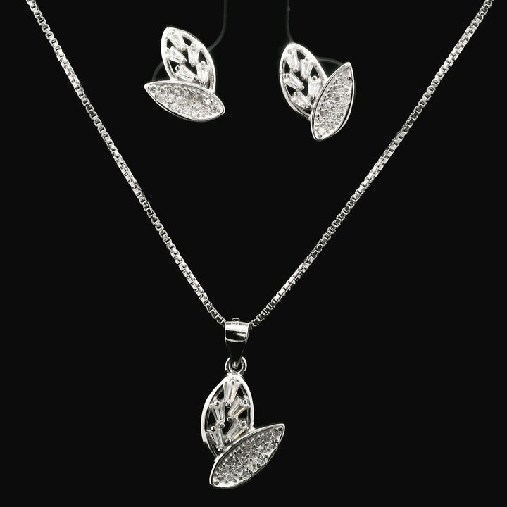 92.5 Sterling Silver Sparkling Leaf Harmony Chain Pendant Set 18484