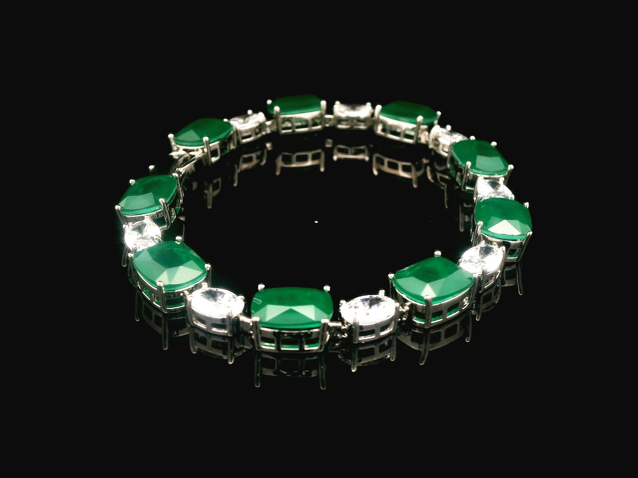 Zircon Braclet   18555