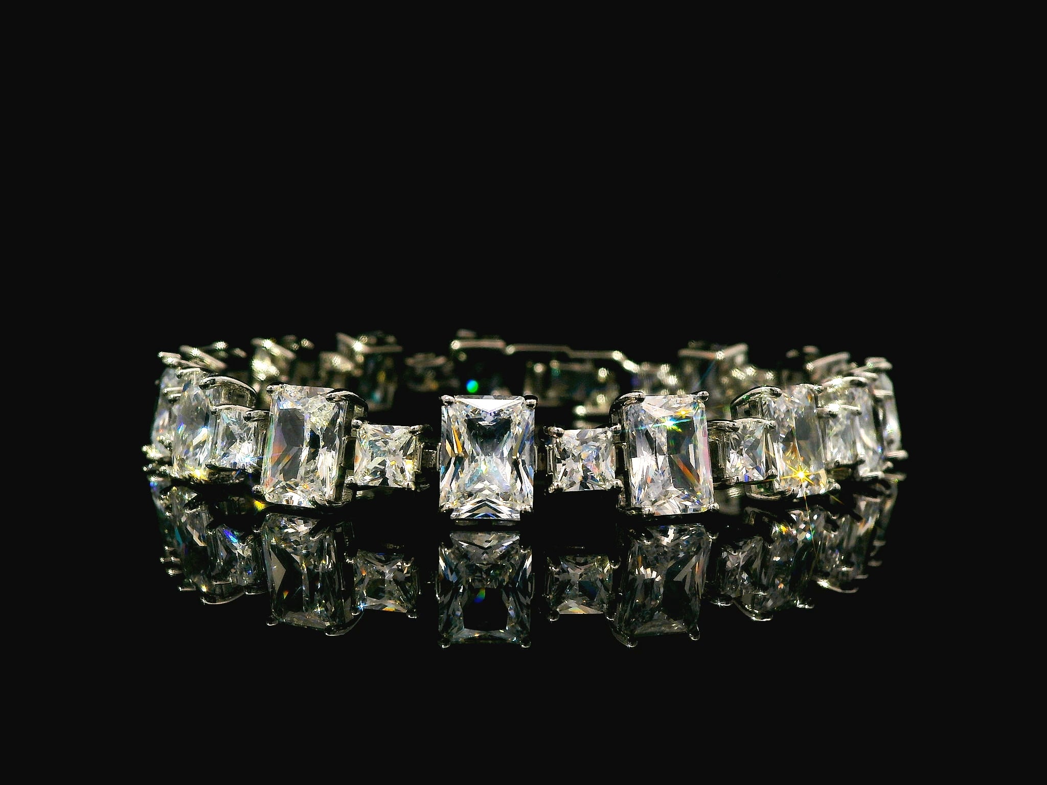 Zircon Braclet   17019