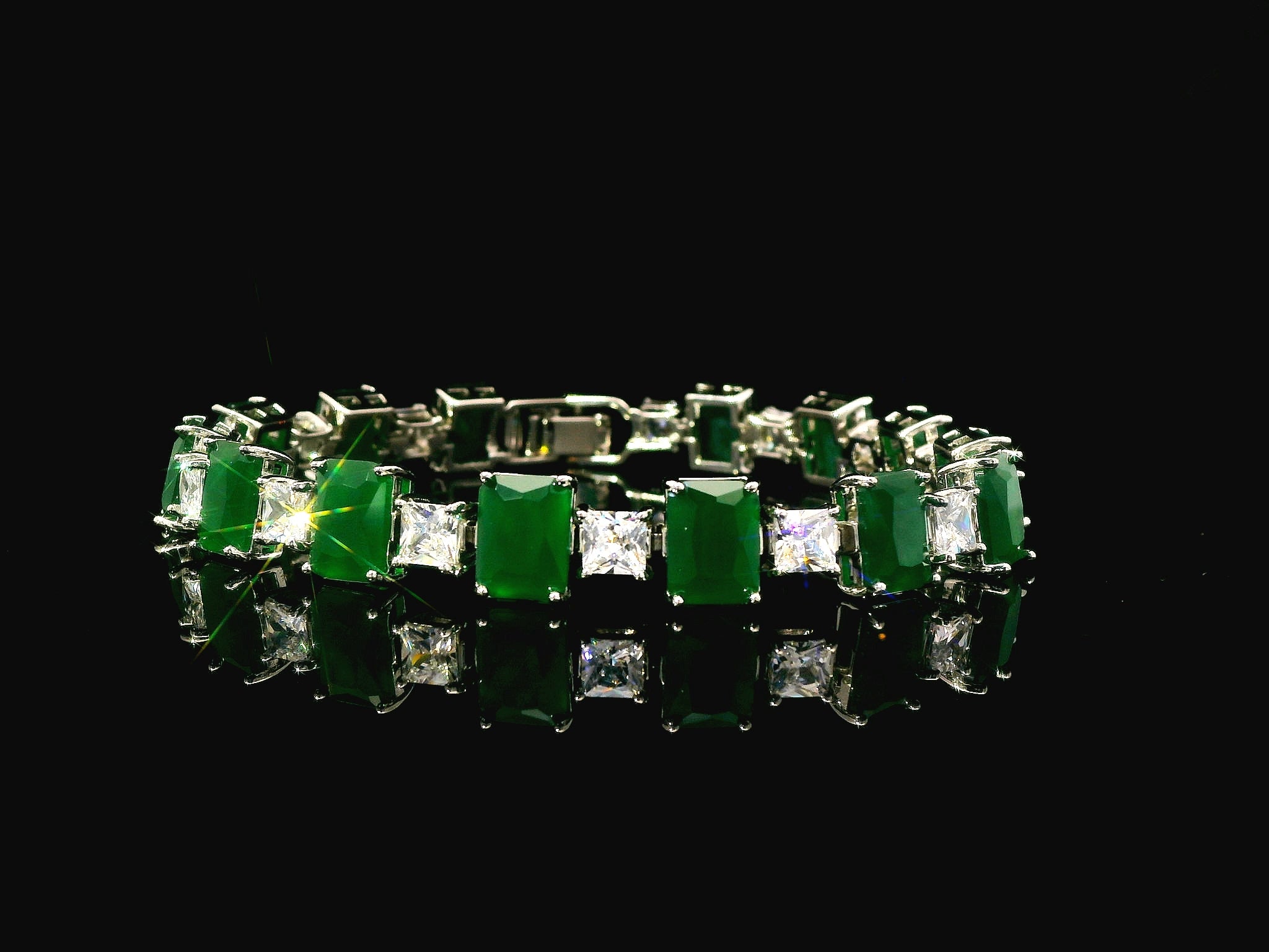 Zircon Braclet   17019