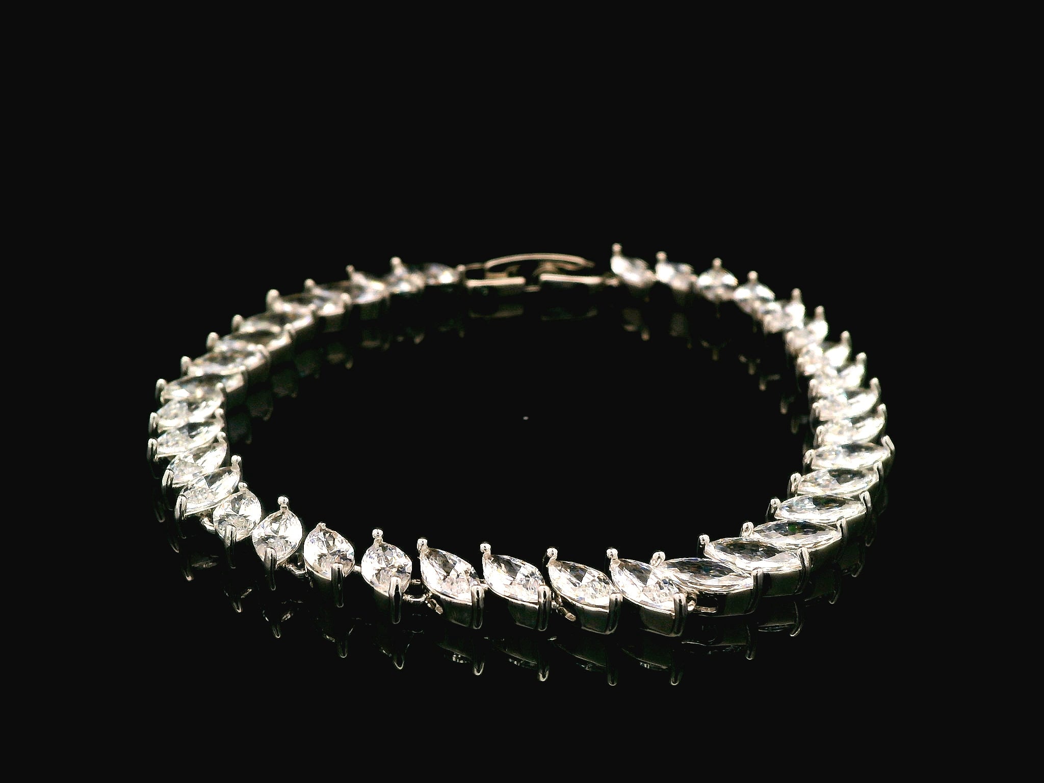 Zircon Braclet   18824