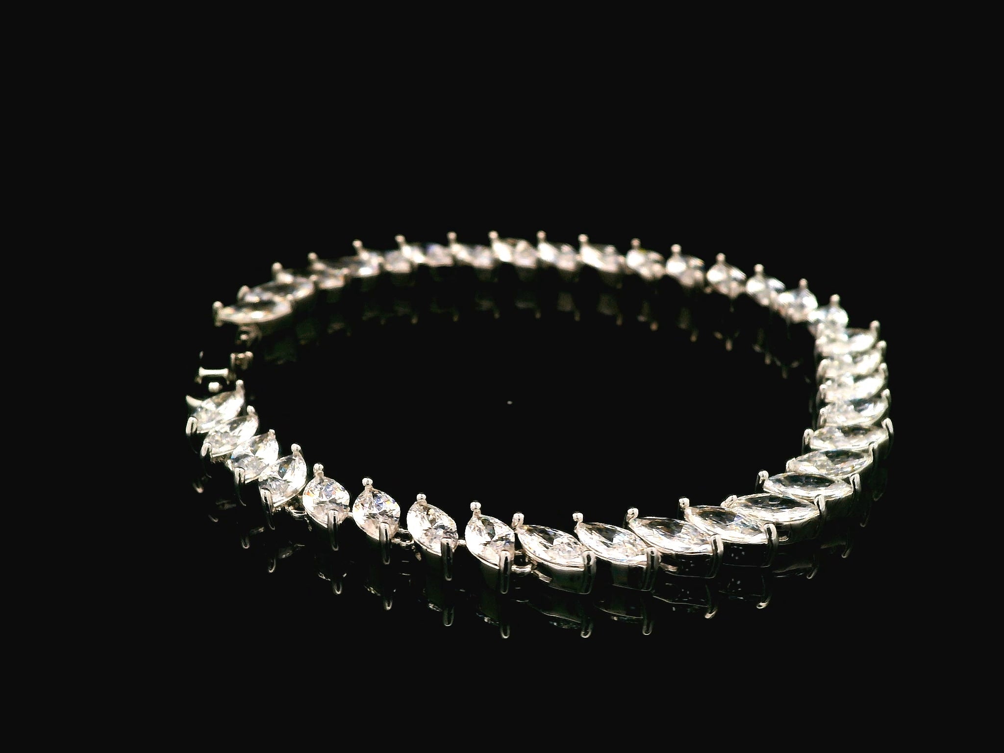 Zircon Braclet   18824