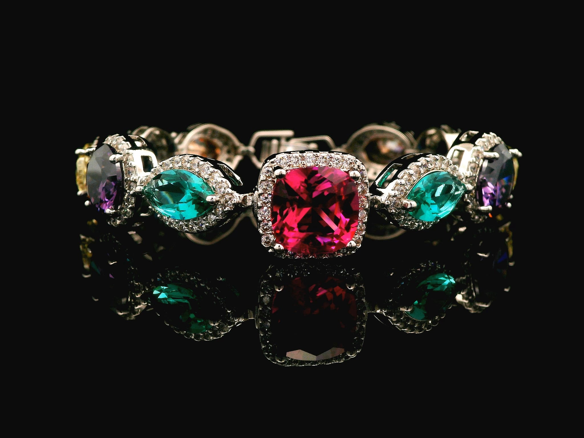 Zircon Braclet   18836