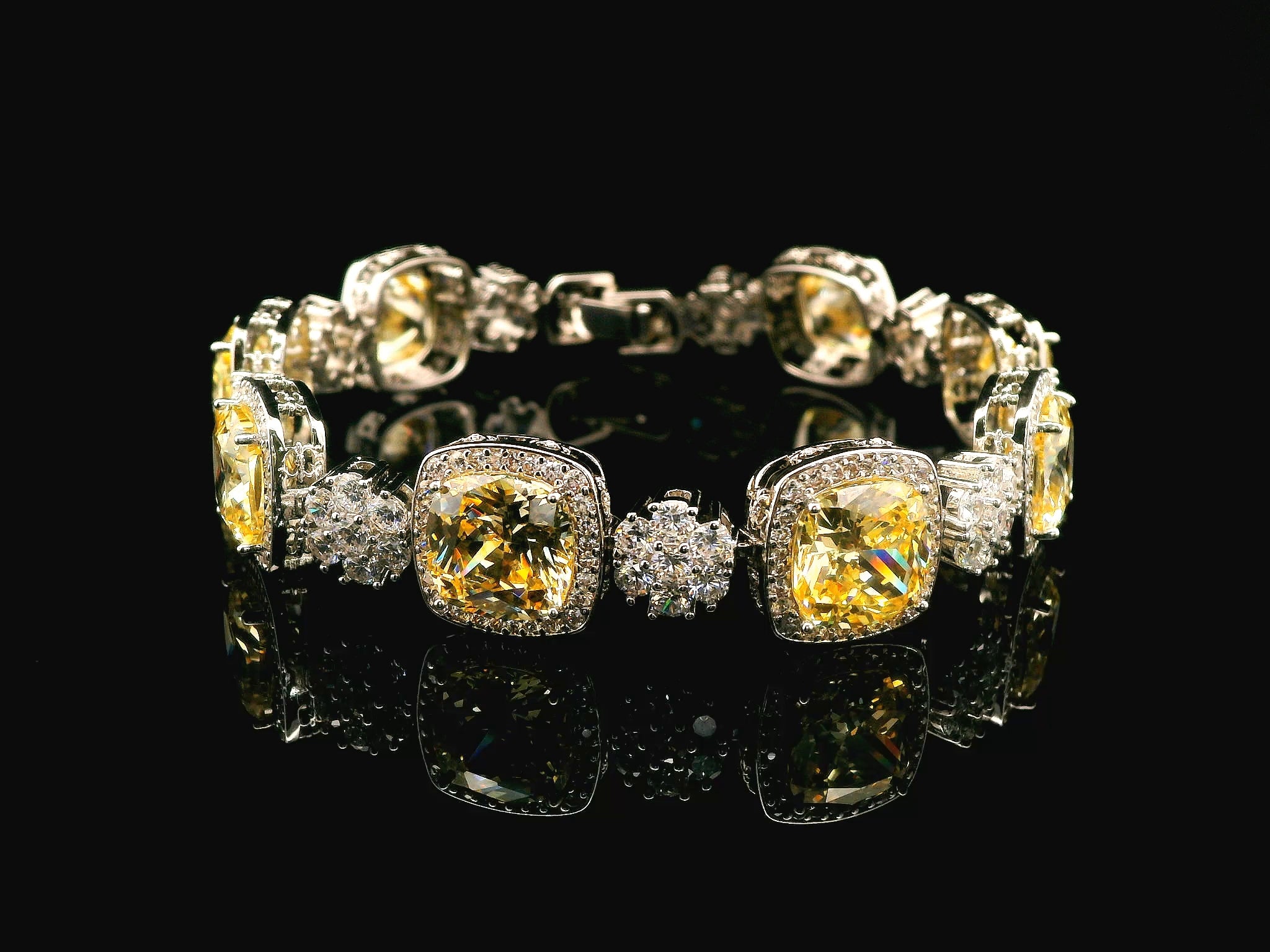 Zircon Braclet   18843
