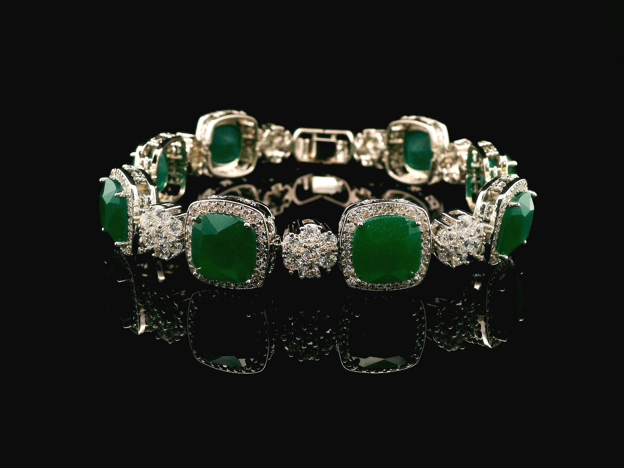 Zircon Braclet   18843