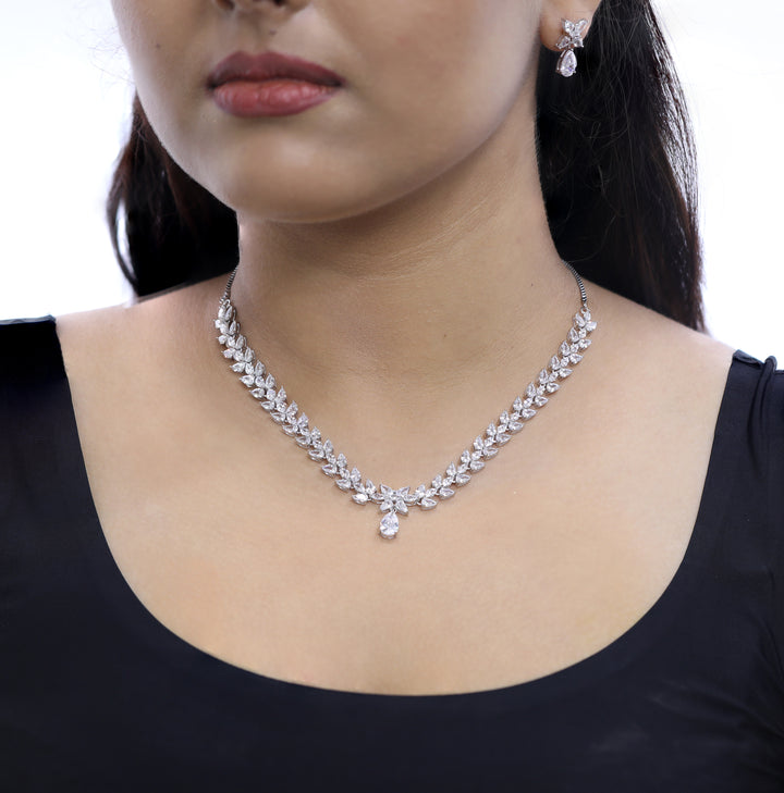 92.5 Sterling Silver Floral Cluster Vine Necklace 20402