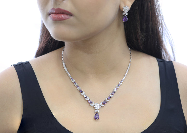 92.5 Sterling Silver Daisy Bloom Pear Drop Necklace 20403