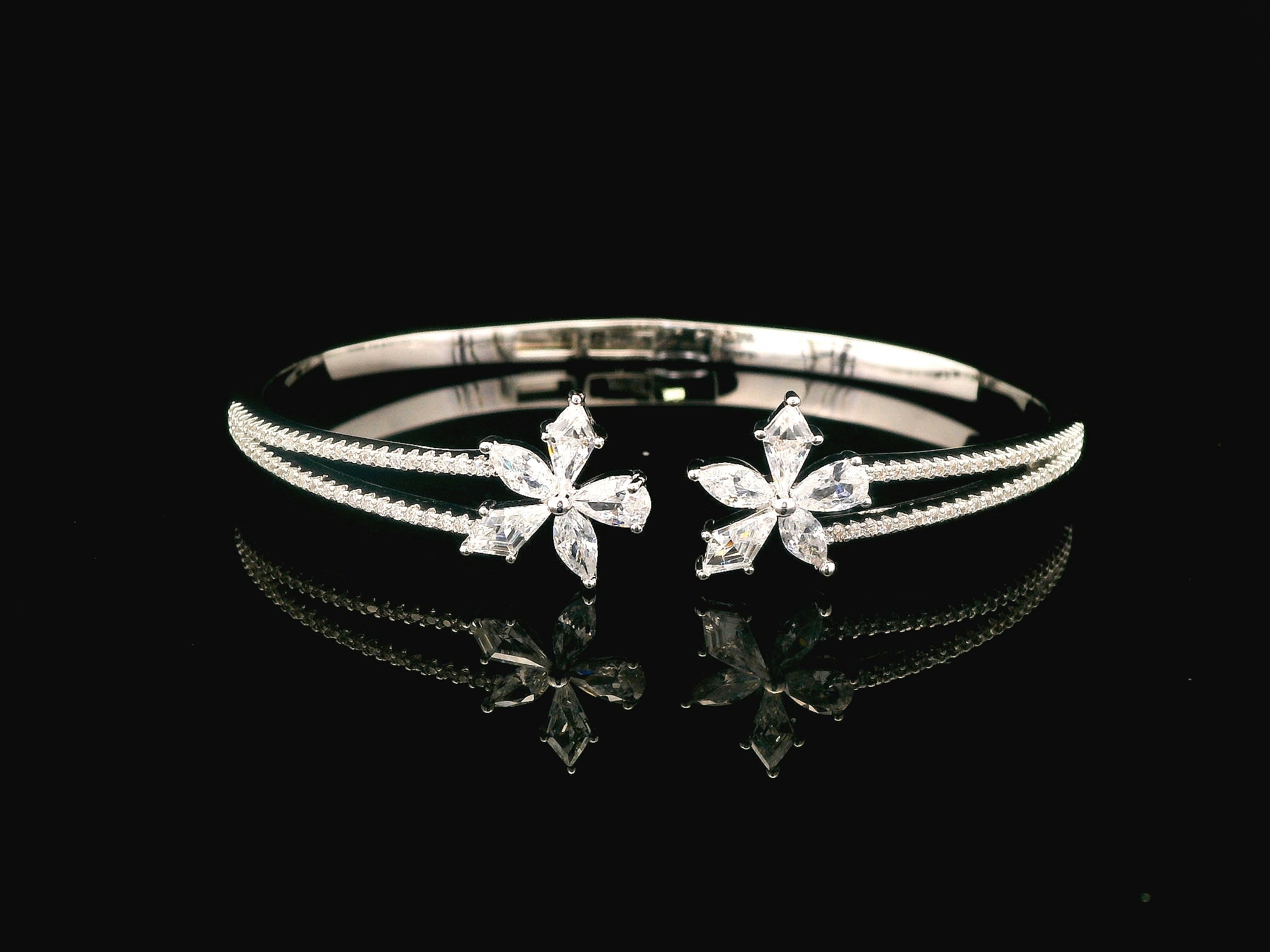 Zircon Kada  20658