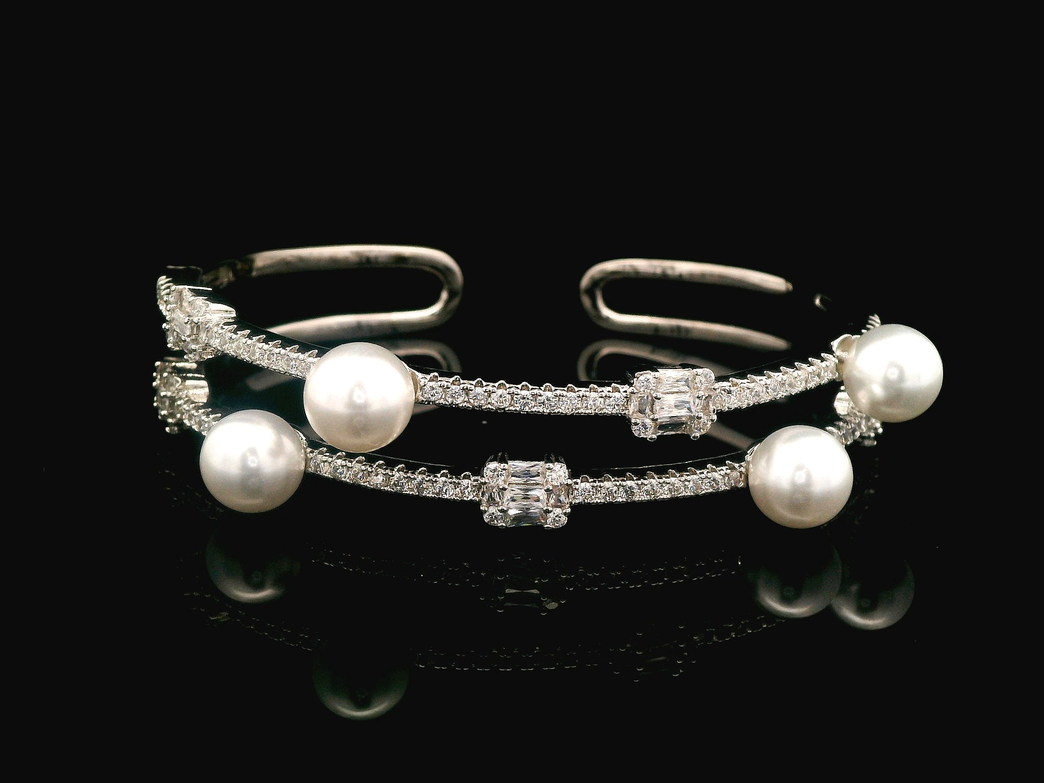 Zircon Kada  20667