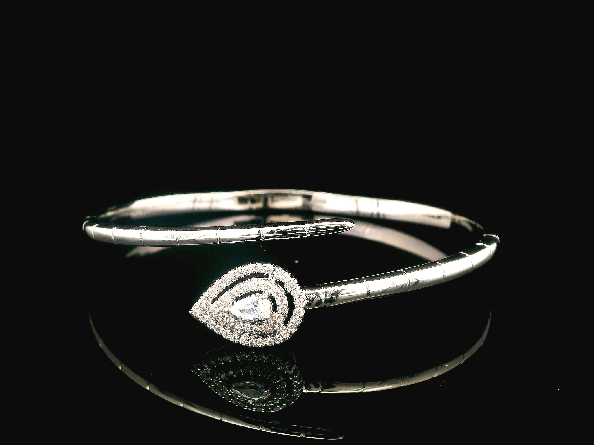 Zircon Kada  20672