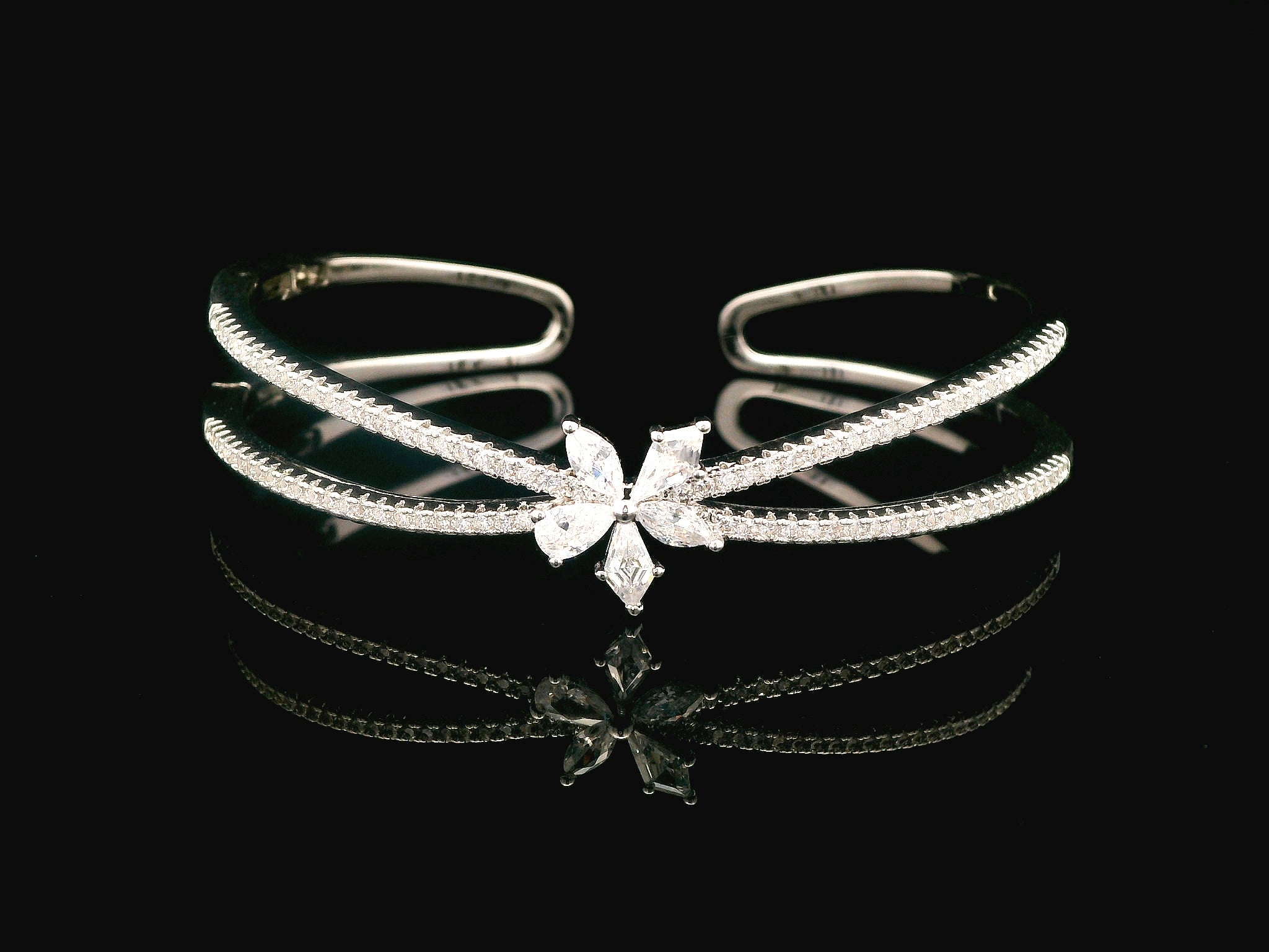 Zircon Kada  20675