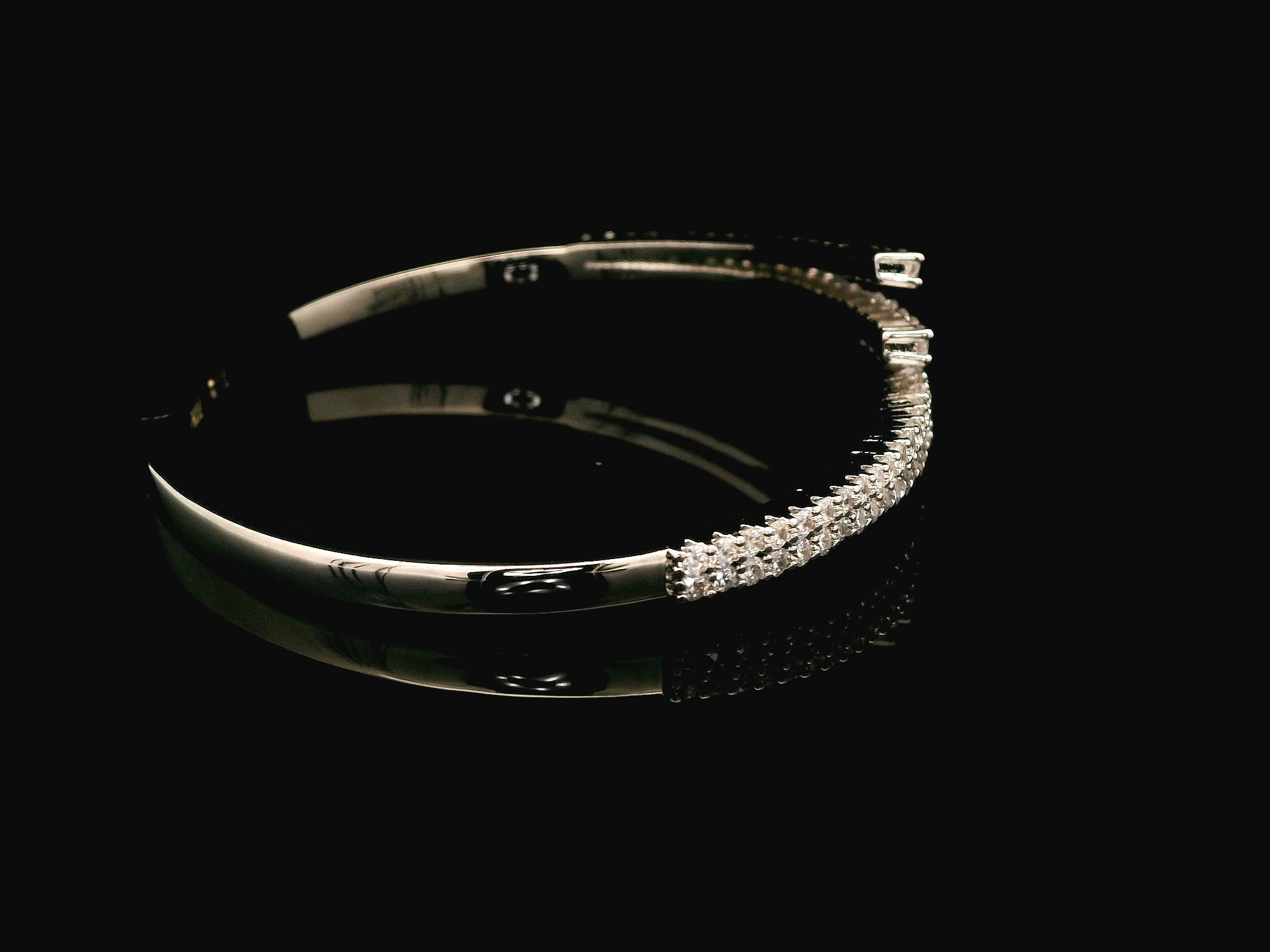 Zircon Kada  20677