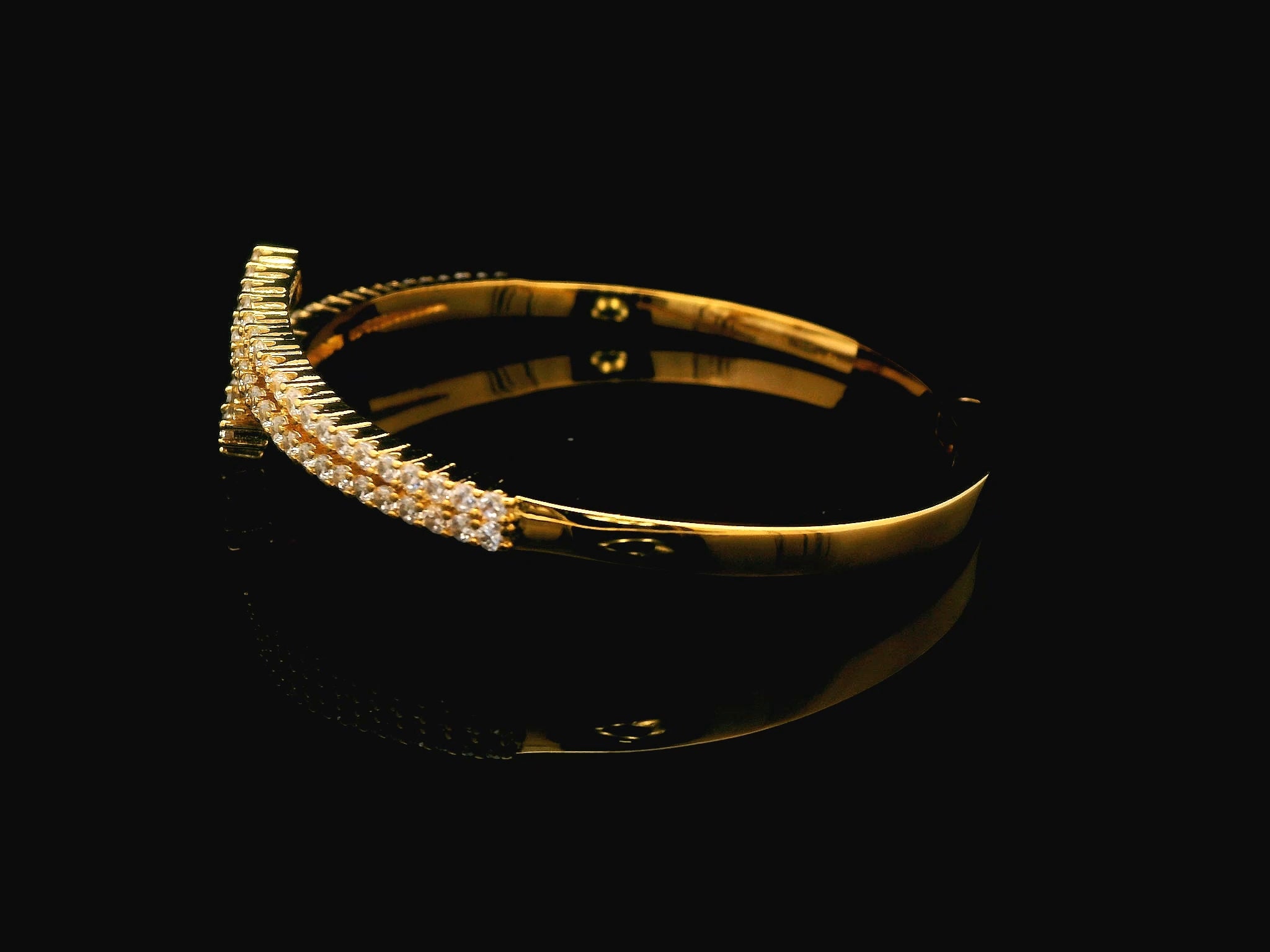 Zircon Kada  20677