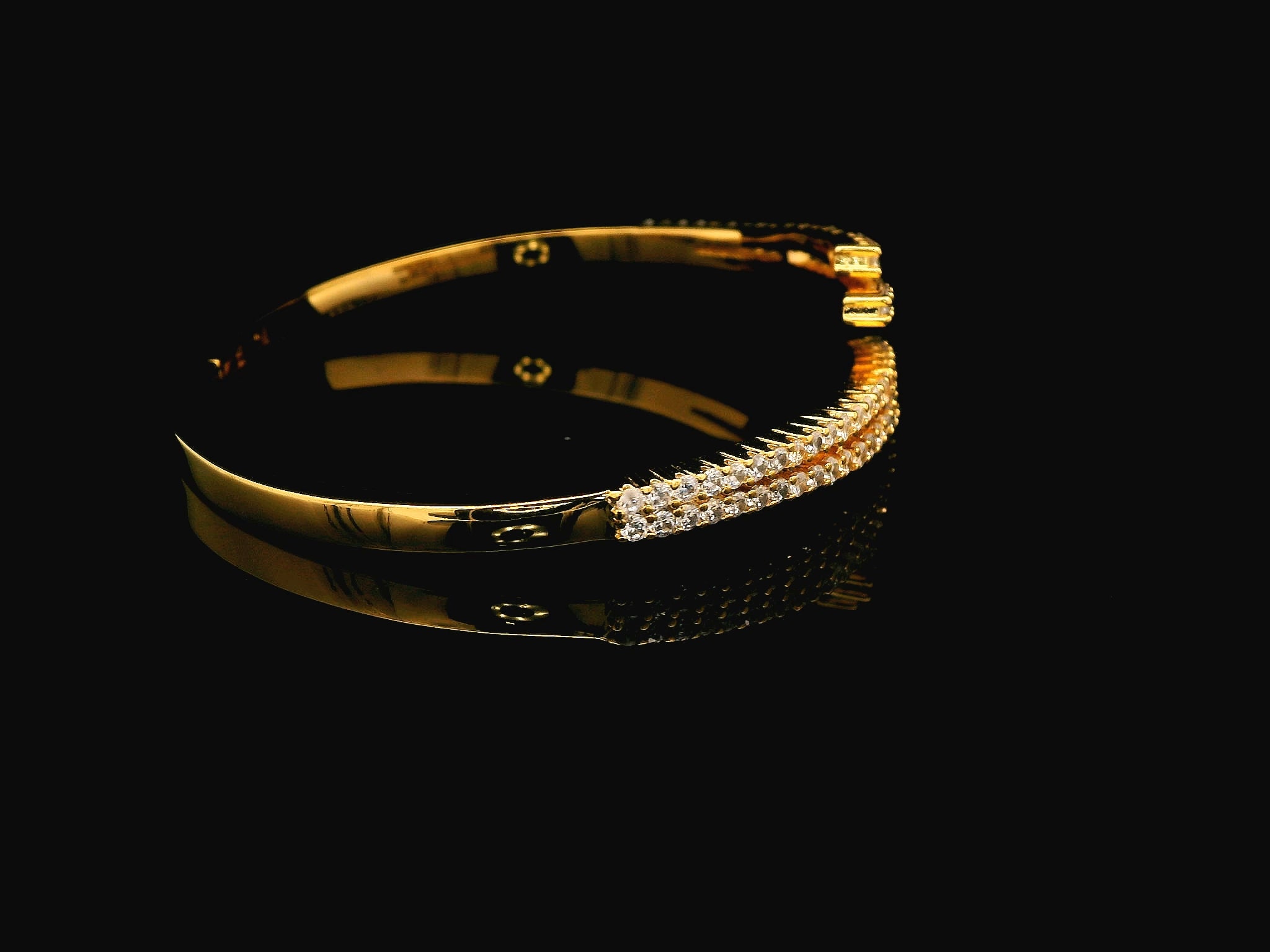 Zircon Kada  20677