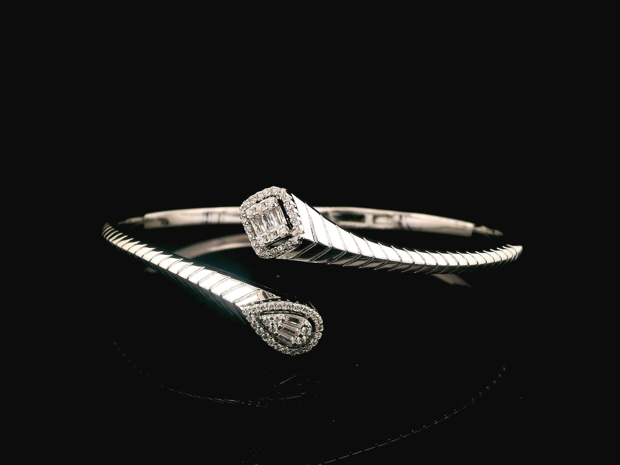 Zircon Kada  20760