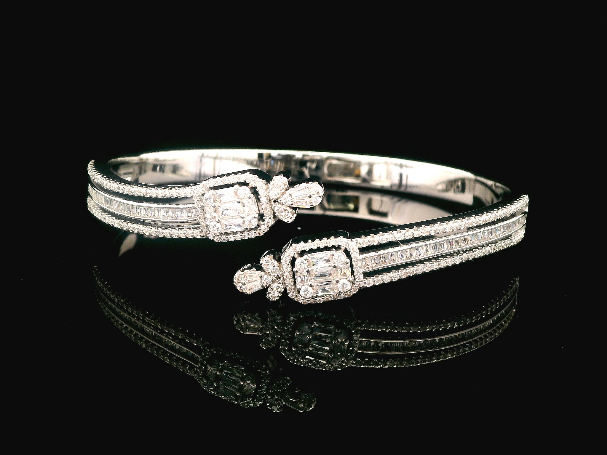 Zircon Kada  20761
