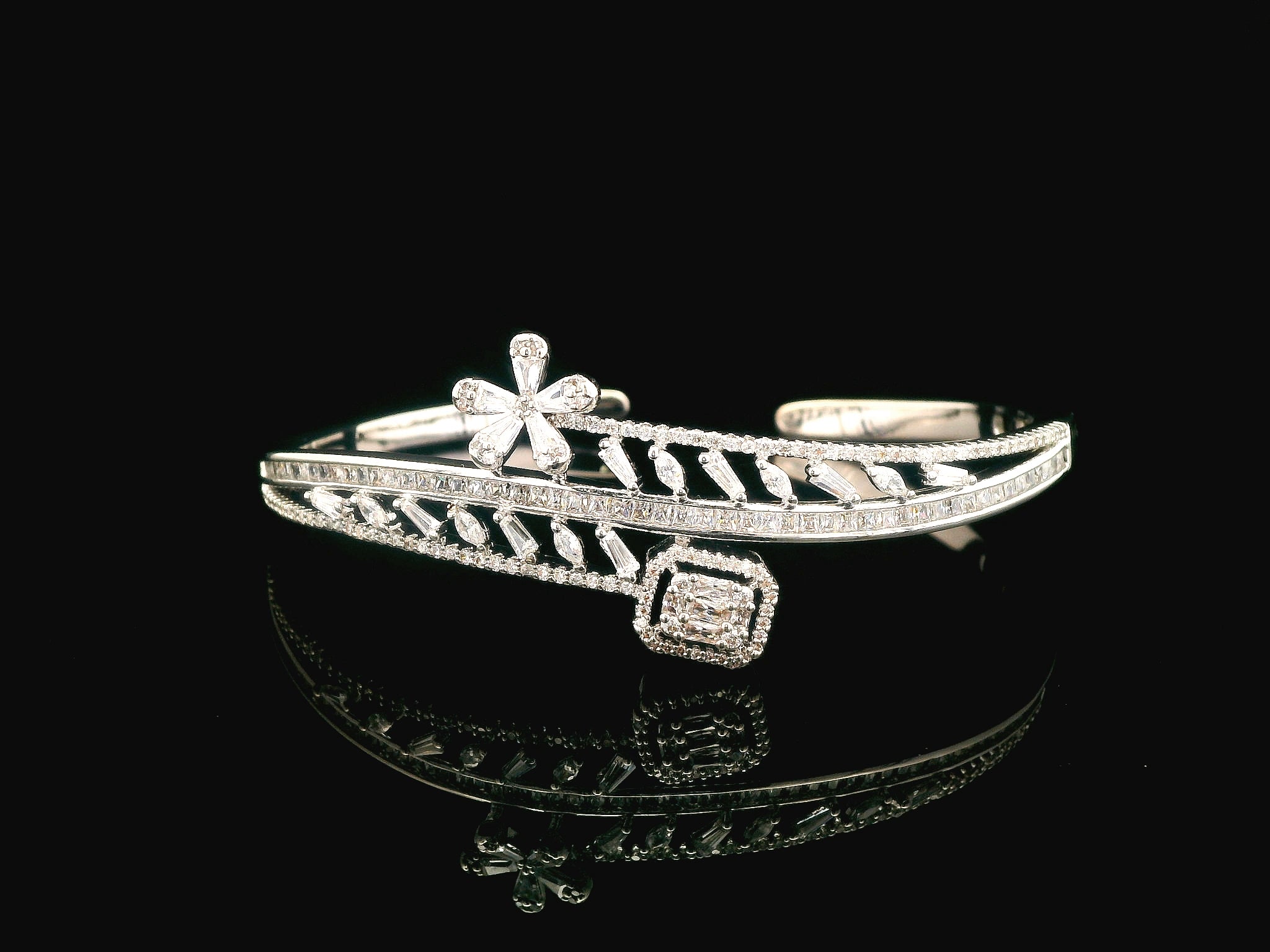 Zircon Kada  20747