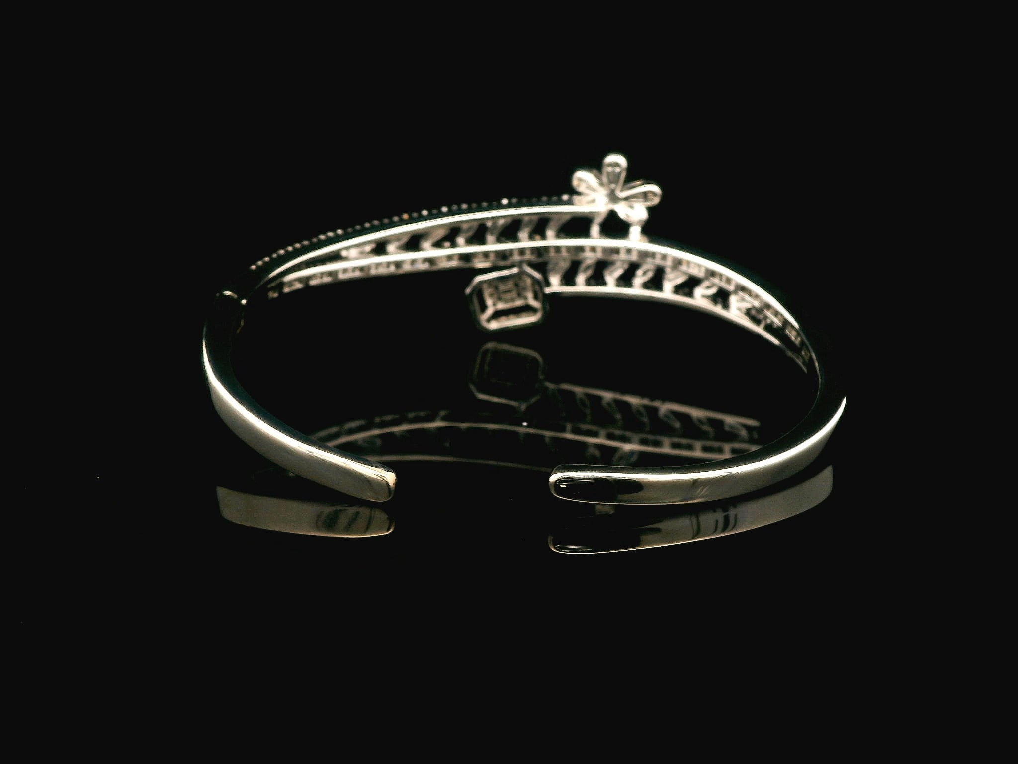 Zircon Kada  20747