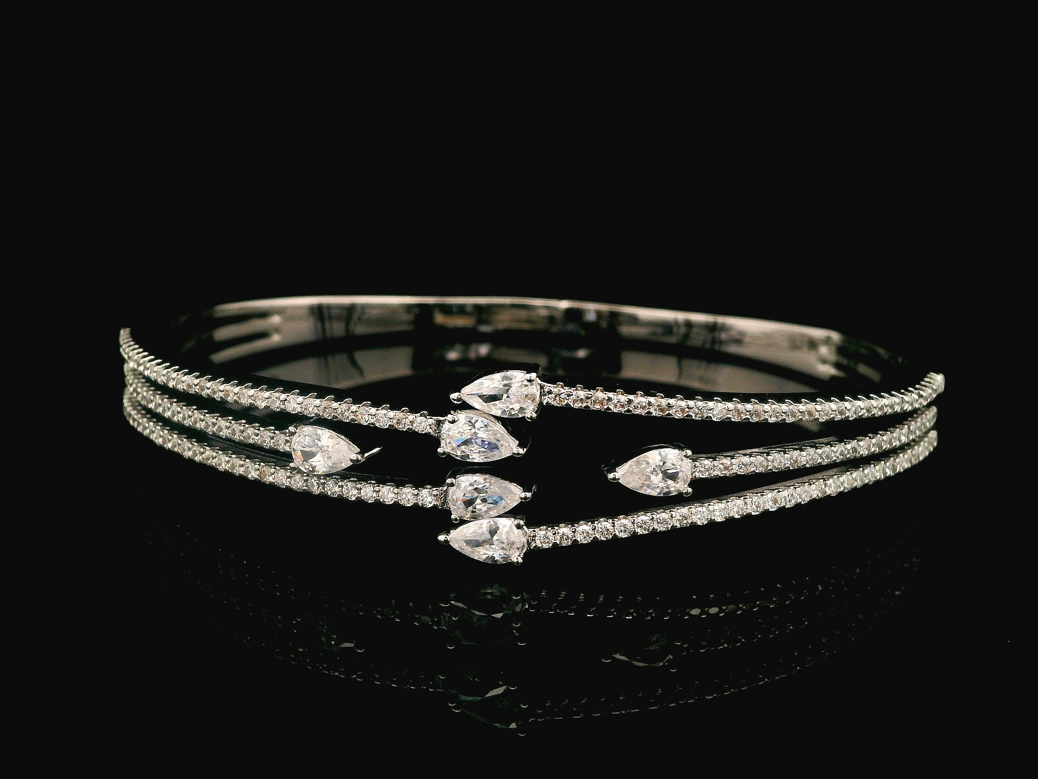 Zircon Kada  20750