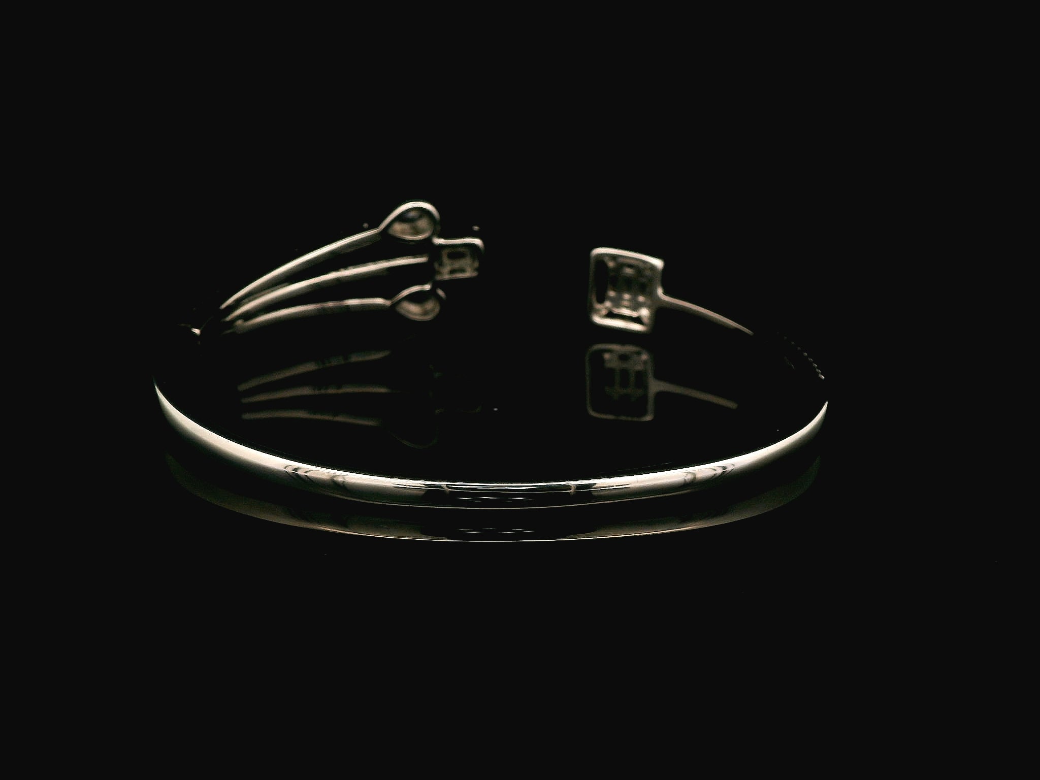 Zircon Kada  20757