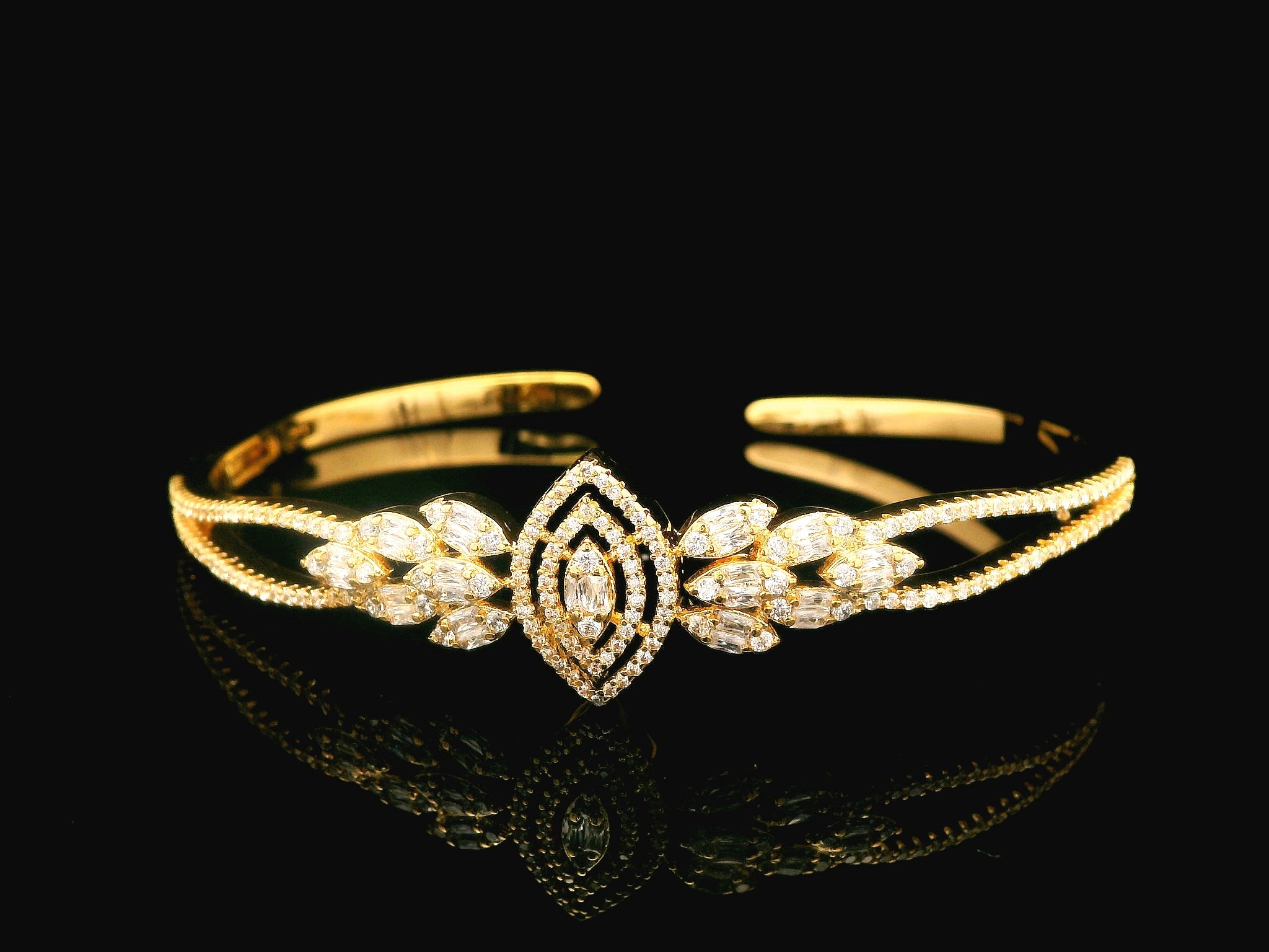 Zircon Kada  20755