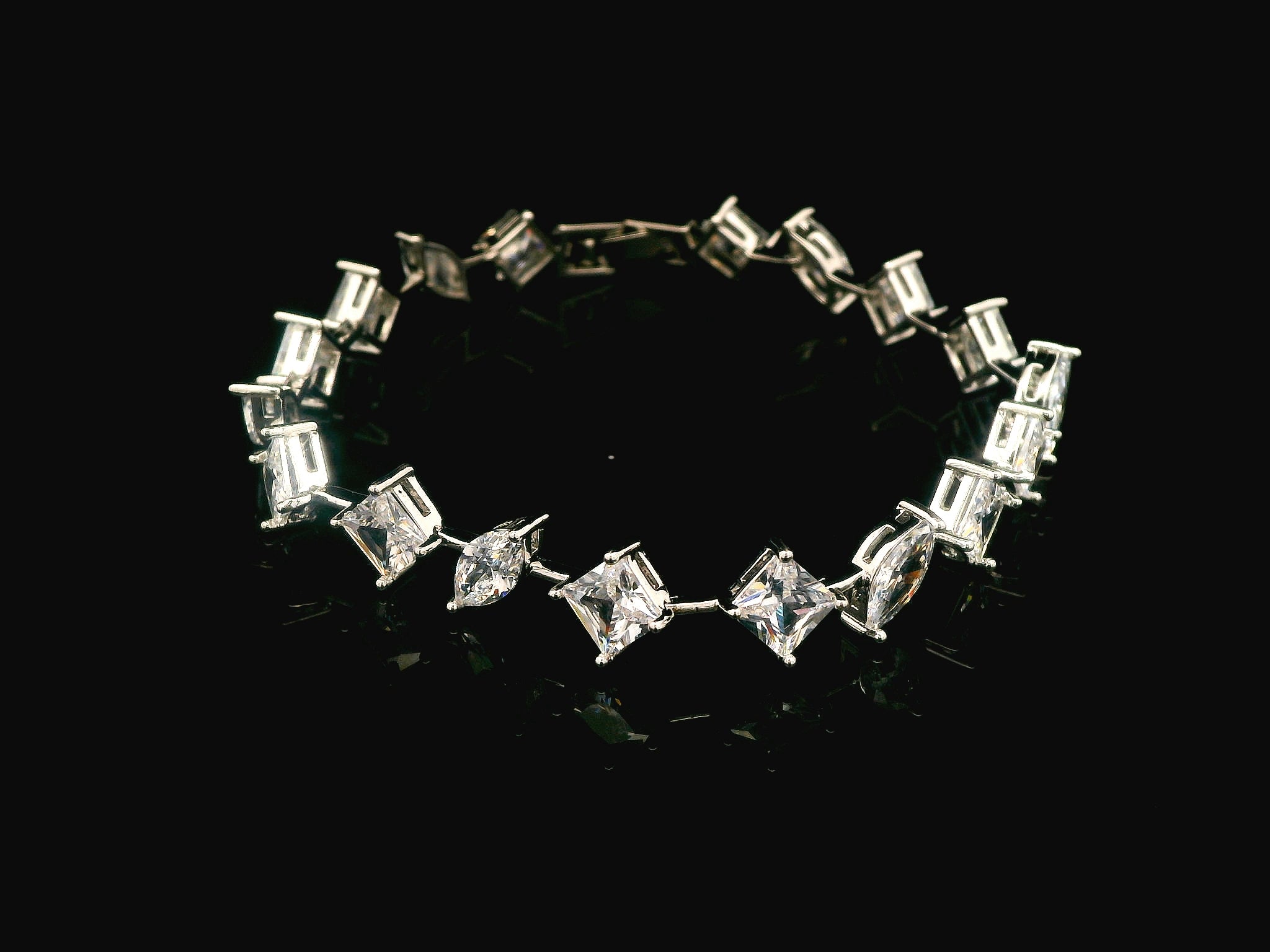 Zircon Braclet   20993