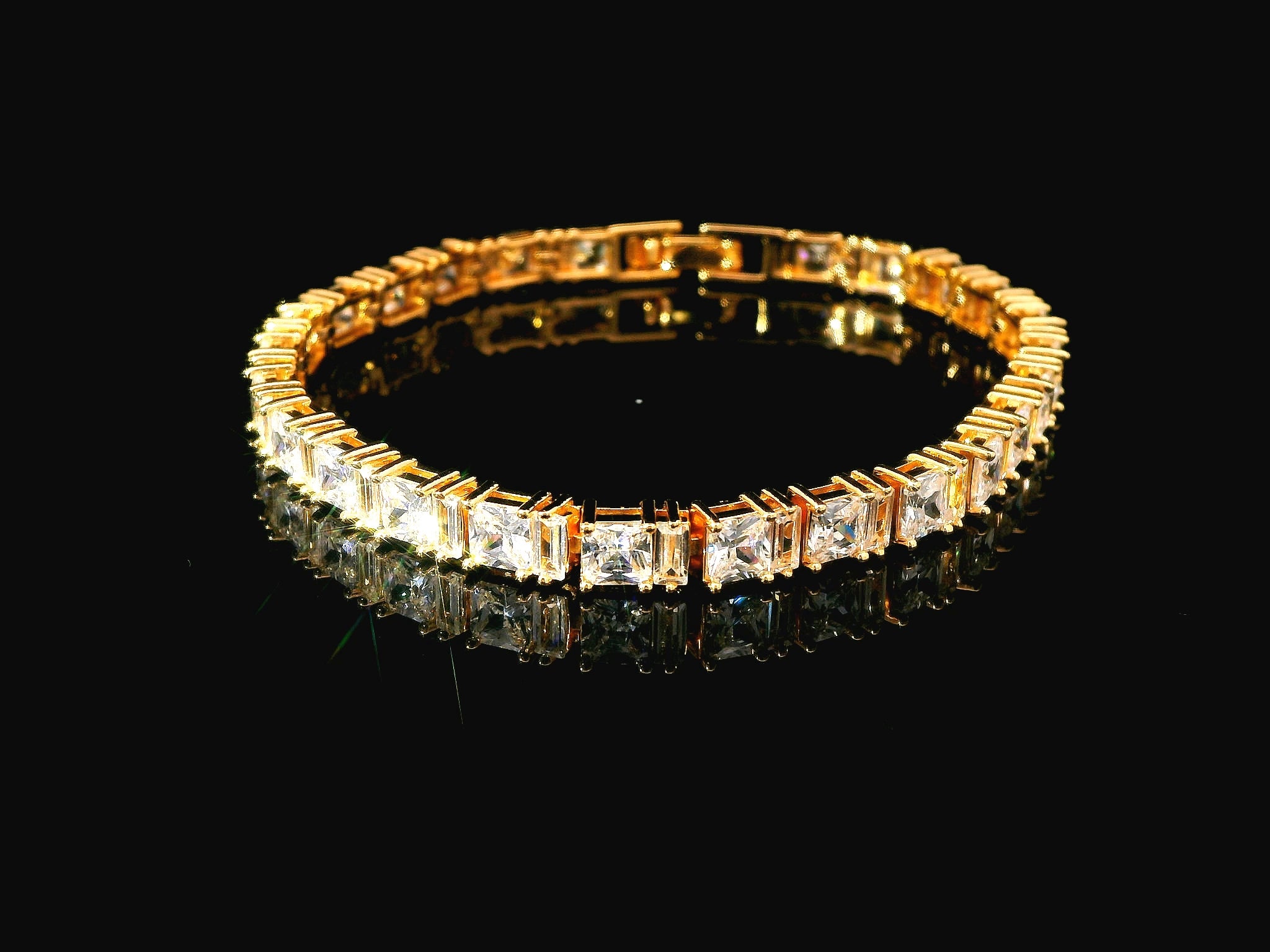 Zircon Braclet   20995