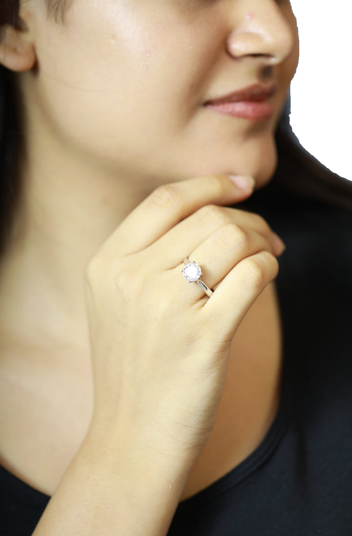 92.5 Sterling Silver Classic Radiance Solitaire Finger Ring 6777
