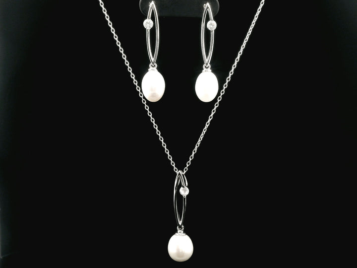 92.5 Sterling Silver Modern Oval Drop Pearl Chain Pendant Set 25647