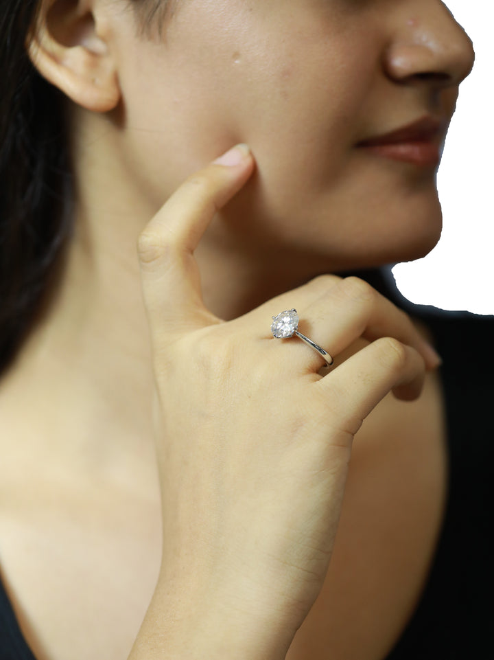 92.5 Sterling Silver Elegant Solitaire Finger Ring 6781