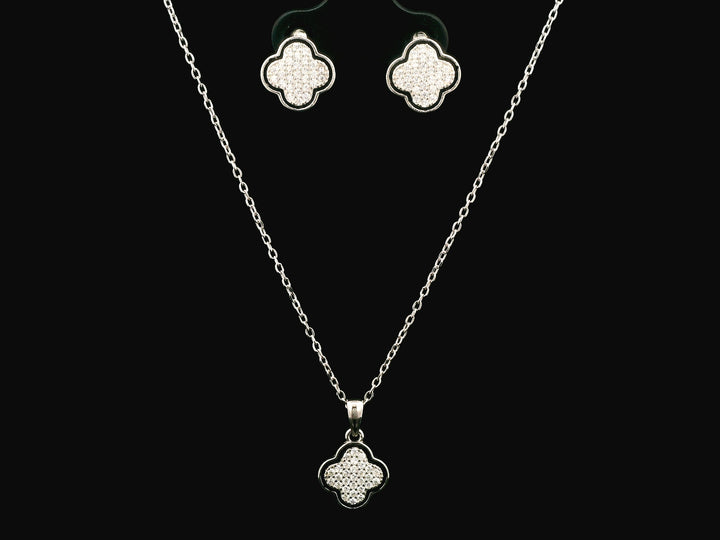 92.5 Sterling Silver Pave Clover Elegance Chain Pendant Set   26043