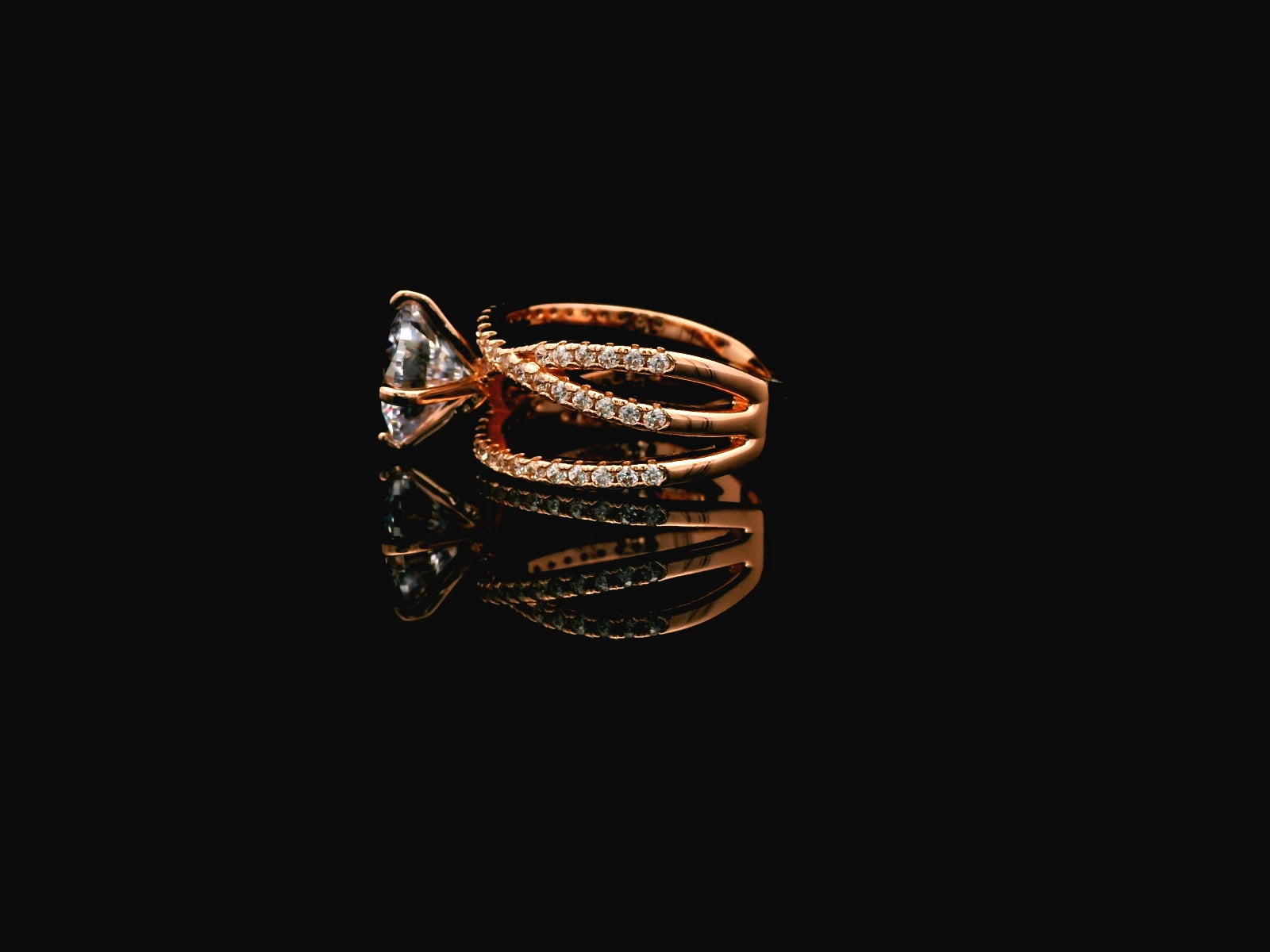 Zircon Finger Ring 28178