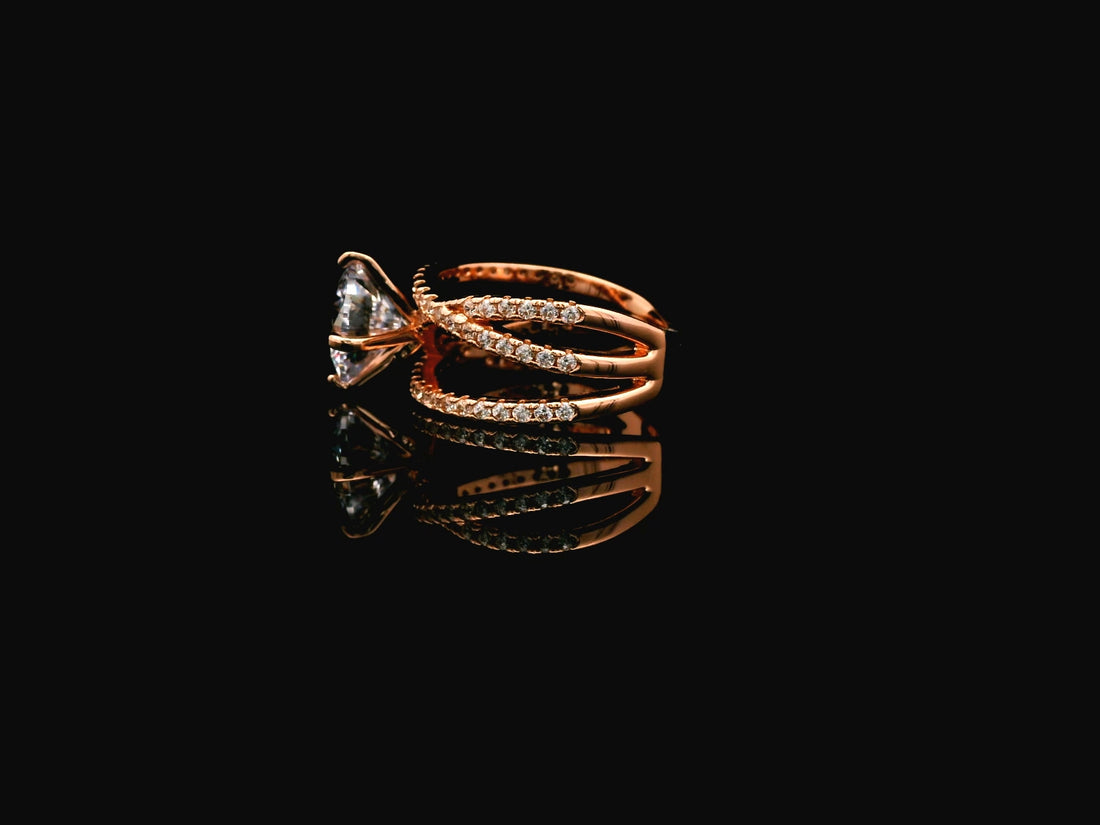 Zircon Finger Ring 28178