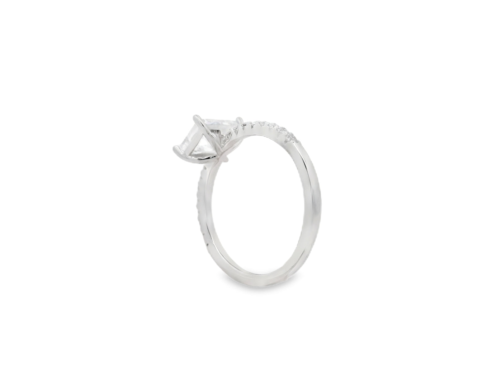 Zircon Finger Ring 28216