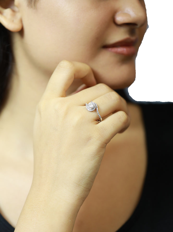92.5 Sterling Silver Twisted Halo Solitaire Finger Ring 6786