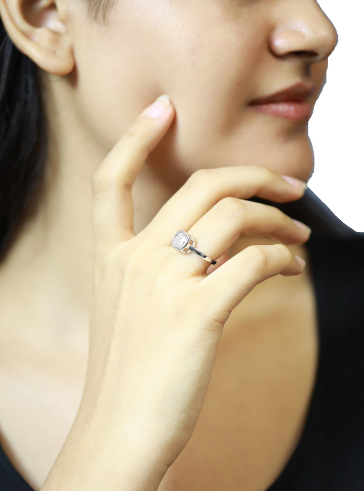 92.5 Sterling Silver Cushion Bezel Solitaire Finger Ring 6772