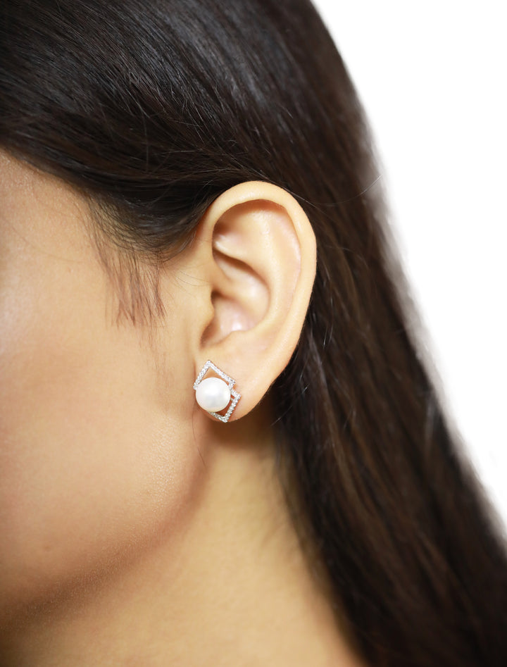 92.5 Sterling Silver Pearl Stud  Earrings 15564