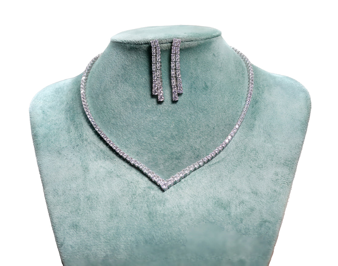 92.5 Sterling Silver Classic V-Line Necklace 12284