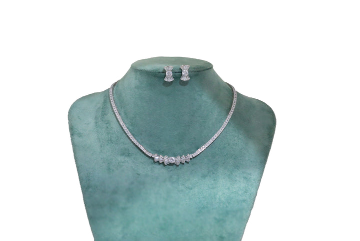 Zircon Bow-Center Lined Necklace Set 6551