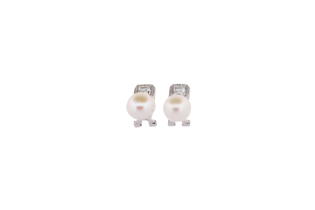 92.5 Sterling Silver Pearl Stud Earrings 15575