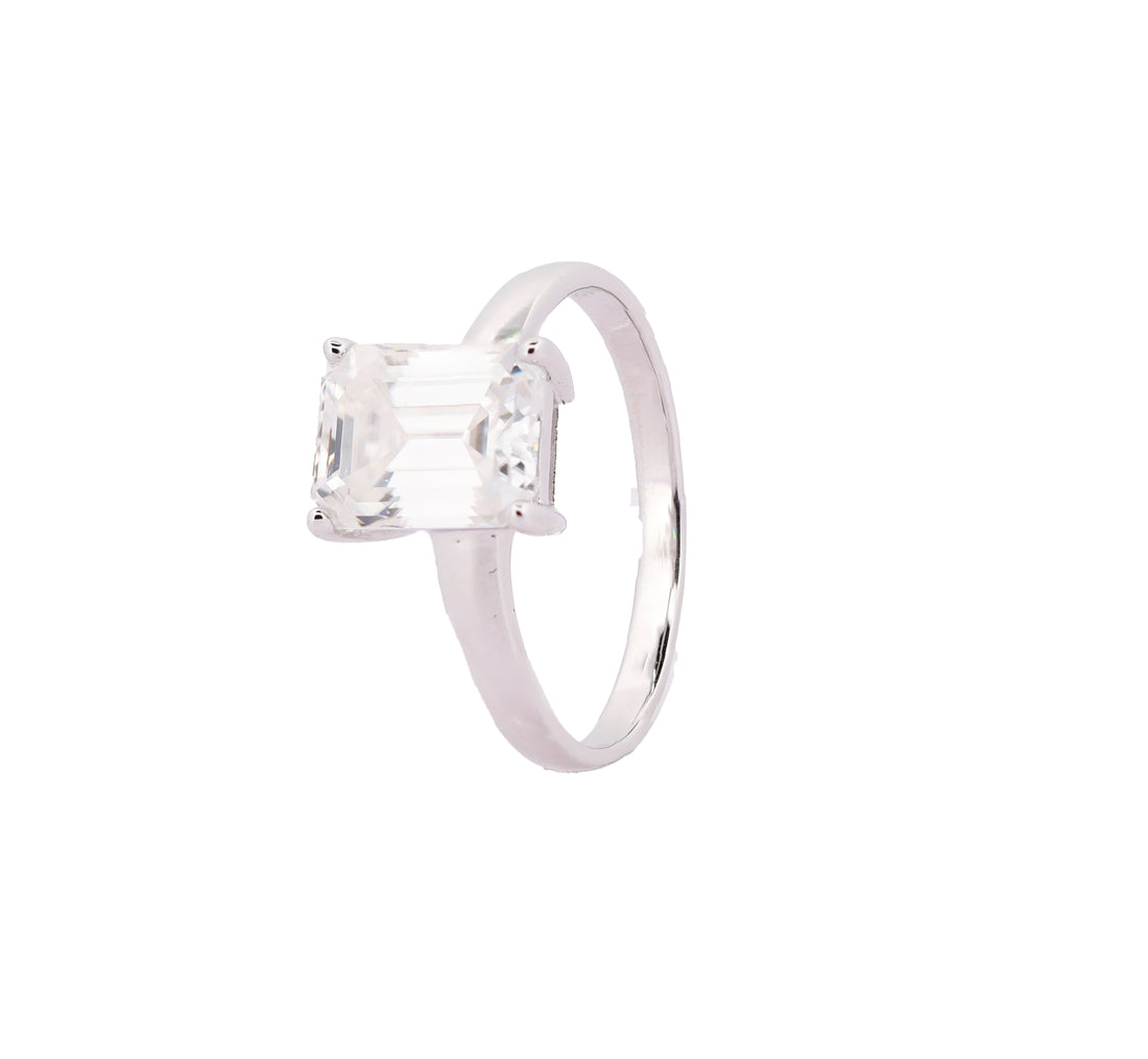 92.5 Sterling Silver Minimalist Emerald  Finger Ring 6660